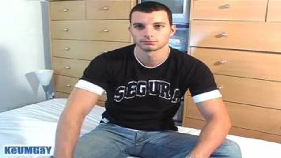 Pompier volontaire se masturbe