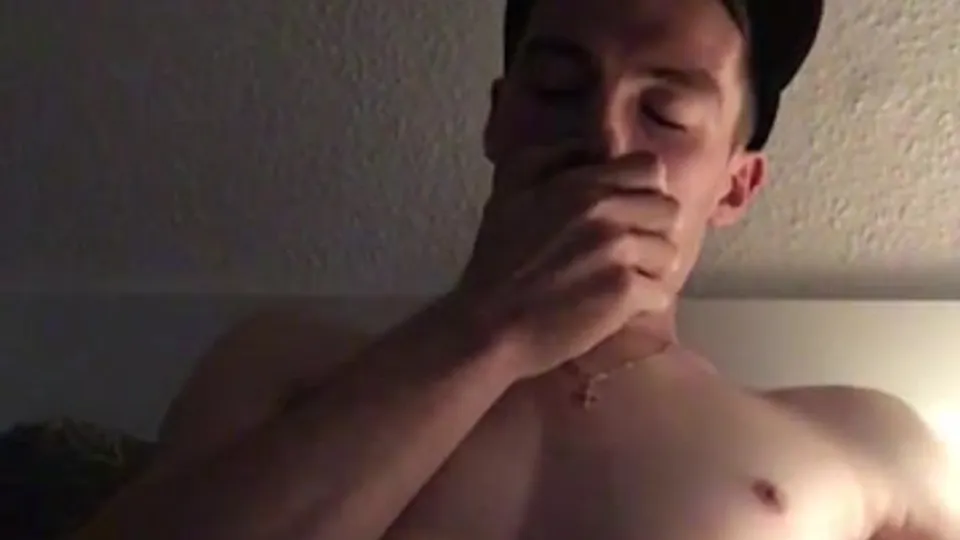 Poppers Wank: Teen Shoots a Load - ThisVid.com