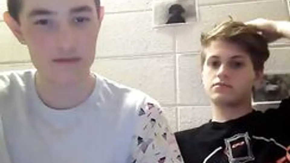 Gay Twinks Masturbate Together on Webcam