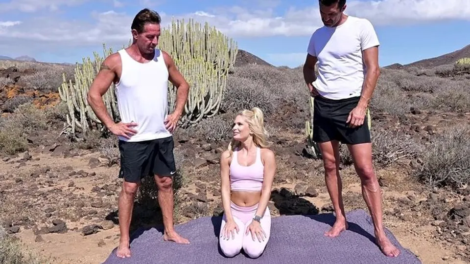 Porn World - David PerryCandee LiciousMarco Bull - Nympho Blonde Candee Licious Tempts Fitness Buddies Into DP Threesome GP2959 