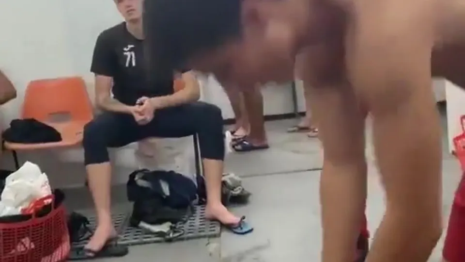 Portuguese Locker Room - ThisVid.com
