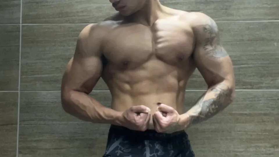 *POV*: Teen muscle jock cums - ThisVid.com
