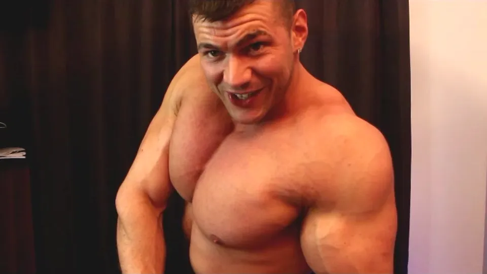 Power of muscle PEC - ThisVid.com