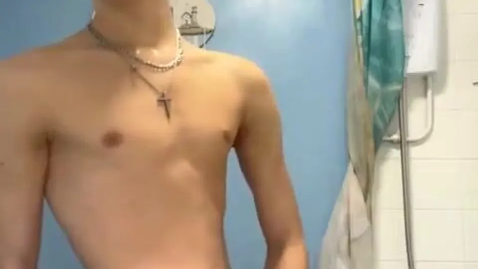 Pretty bоy jerking his cock