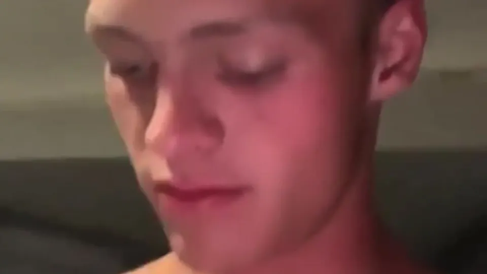 Pretty lad - ThisVid.com