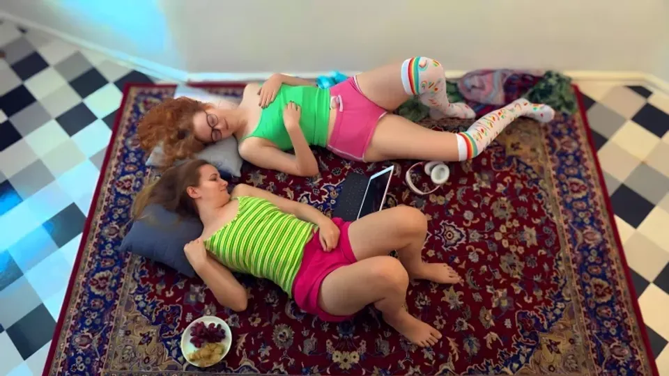 Anabelle & Justina's Intimate Masturbation Session