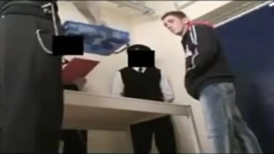 Prison intake (vintage) - ThisVid.com