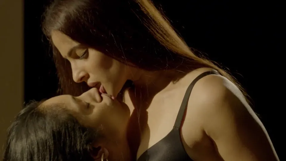Priya Bapat sexy, Pavleen Gujral sexy – City of Dreams s01e05 (2019)