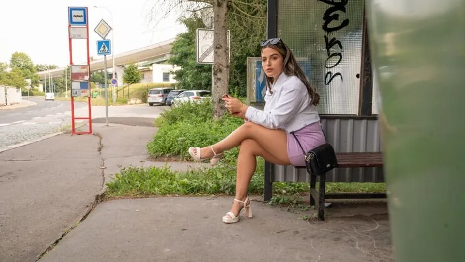 Public Agent - Martin GunAriana Van X - Latina Tries Czech Sausage 