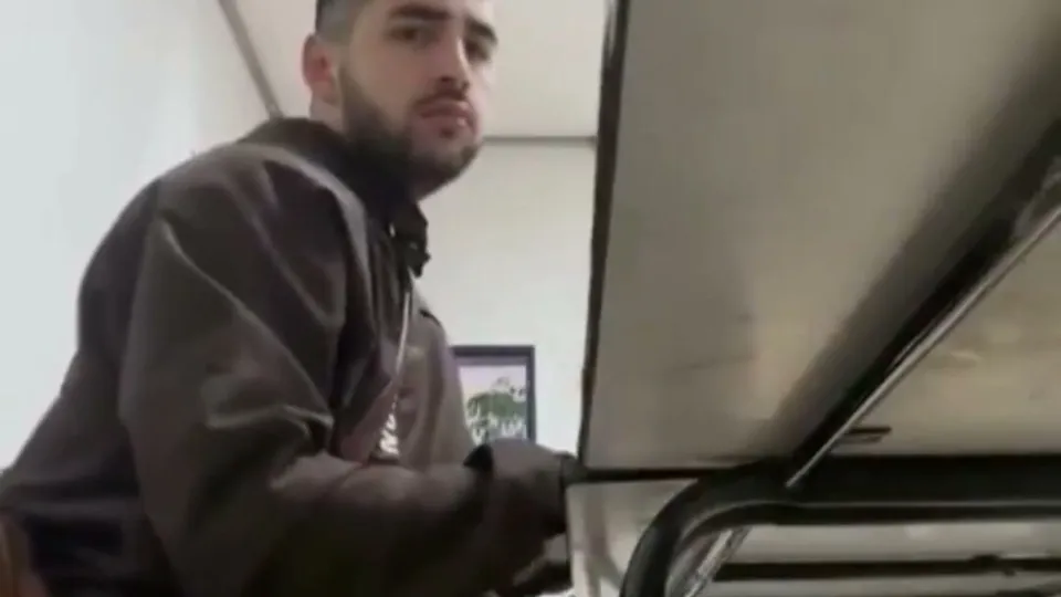 Public Erections - ThisVid.com