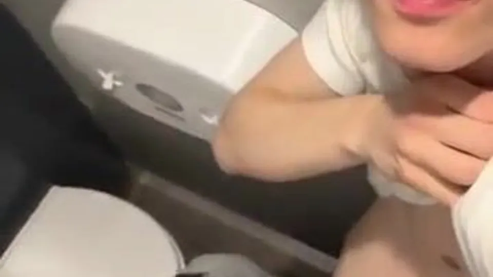 PUBLICS BATHROOM BLOWIE
