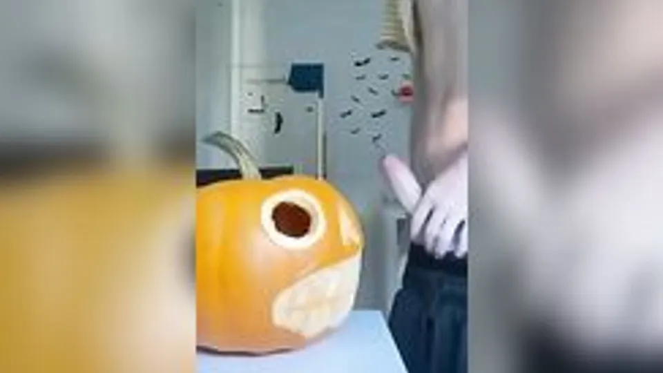 Ragazzi Twink Si Masturbano Insieme a Casa