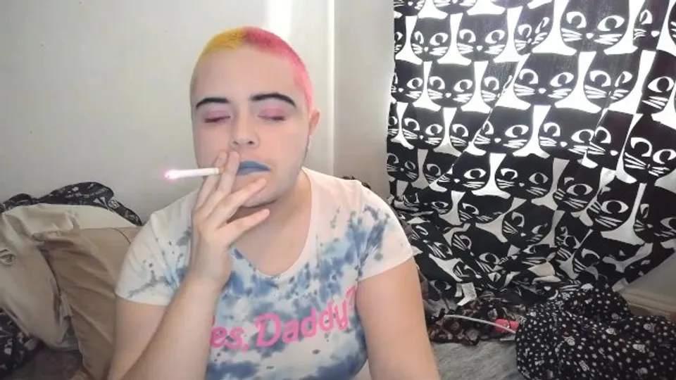 PUNK TOMBOY SMOKES CIGARETTE