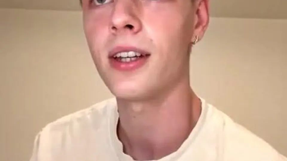 Puts On A Show + Cumshot
