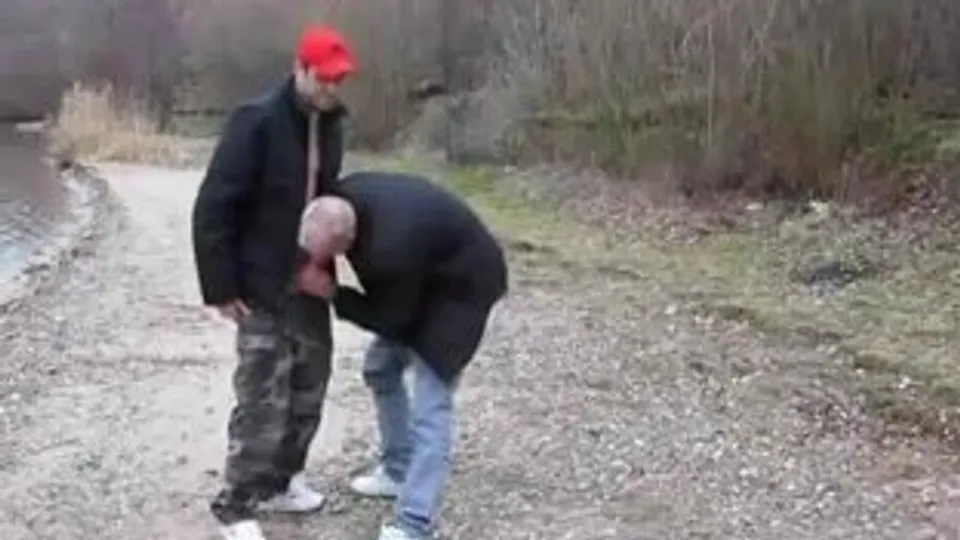 Quality father, son time by the lake - ThisVid.com