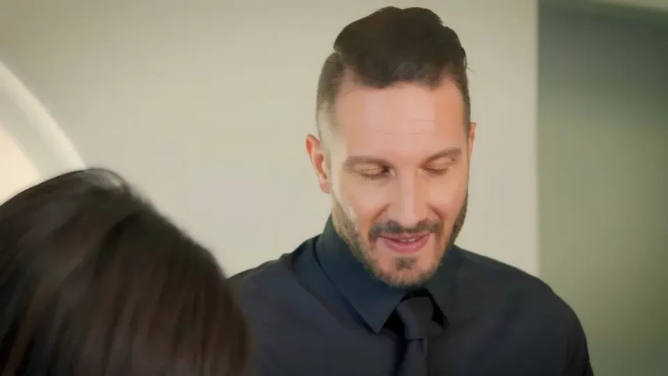 Quinton and Kylie's Reluctant Encounter