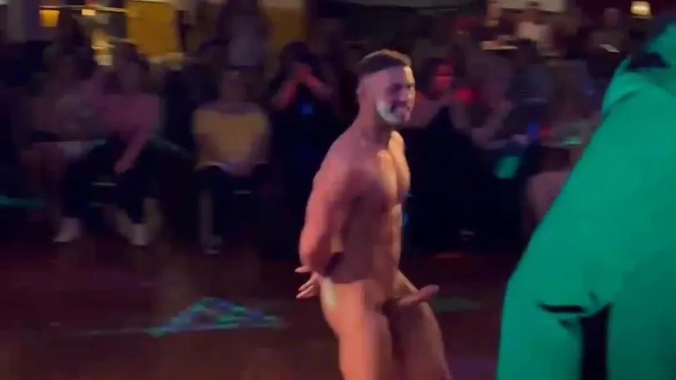 Rare hot stripper uk in all the glory 8 - ThisVid.com