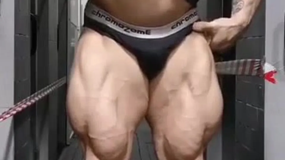 Ready to headscissors you - ThisVid.com