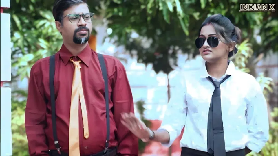 Real Estate Agent Seduces Client