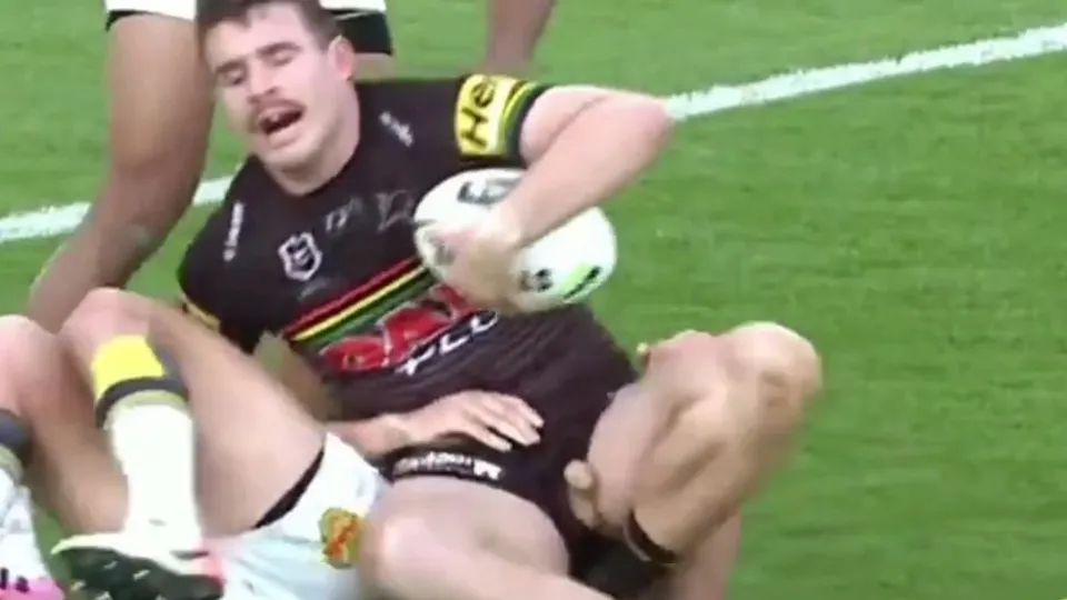 Real sportsmen, real slips: slo-mo sausagefest - ThisVid.com