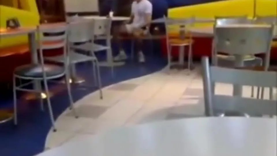 Recording Guy Jacking Off in McDonalds - ThisVid.com