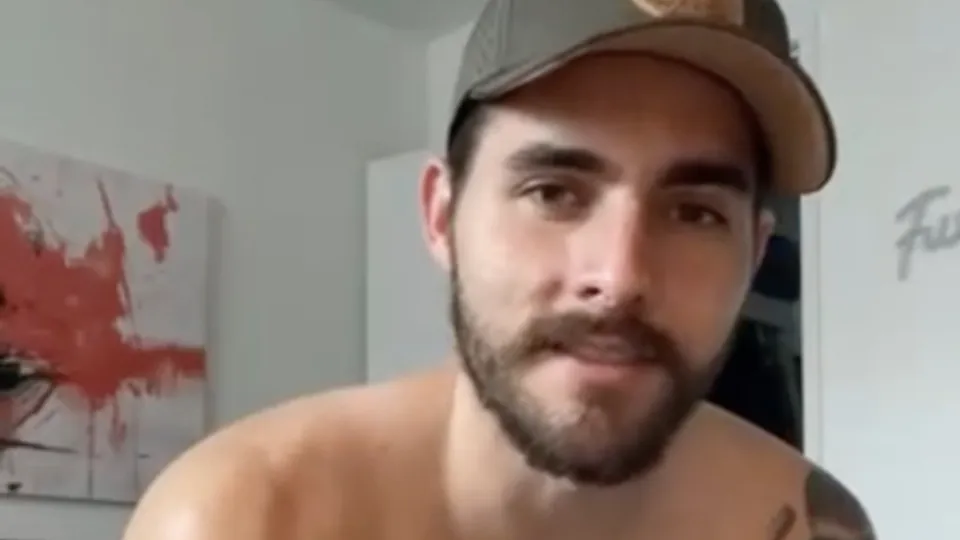 Redneck jock fucking his plastic toy & cumming - ThisVid.com