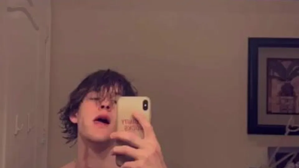 Religious white twink tricked + baited over snap - ThisVid.com