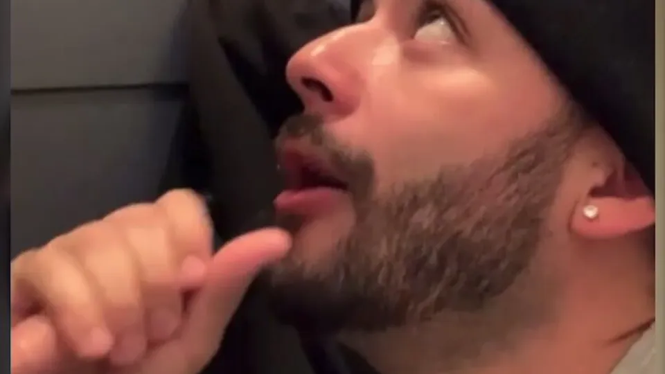Restroom Suck & Cum - video 2 - ThisVid.com