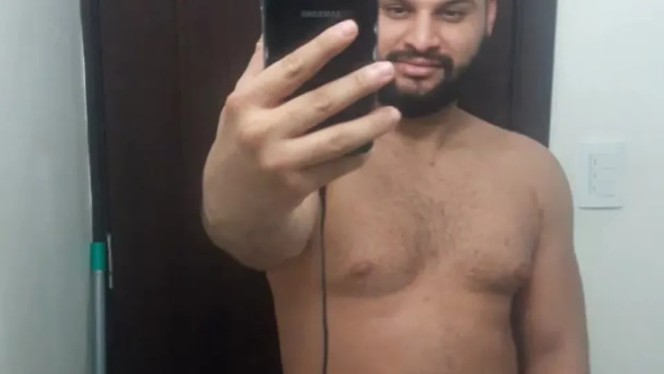 Muscular Solo Masturbation with Cumshot