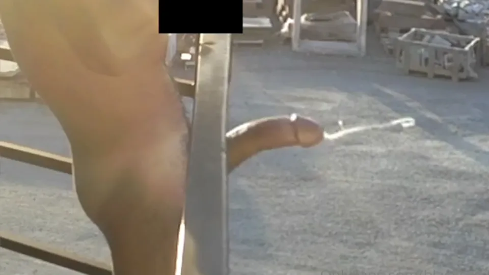 RISKY BATOR HUMPING & CUMMING ON A CONSTRUCTION SITE - ThisVid.com