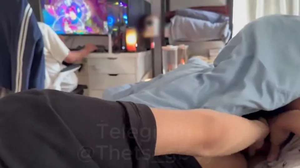 Risky fuck in front of friend - ThisVid.com