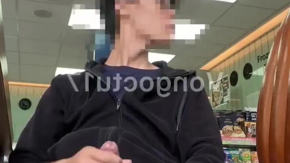 Risky wank and cum at the store - ThisVid.com