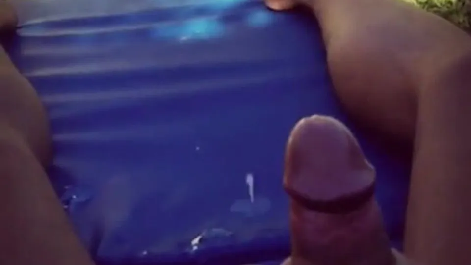 Risky wanking 016