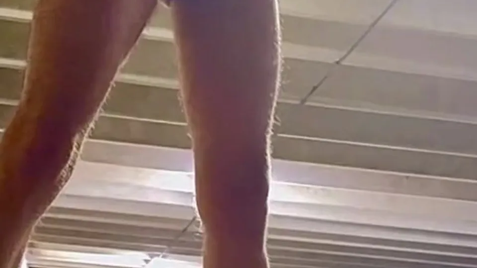 Risky wanking 037