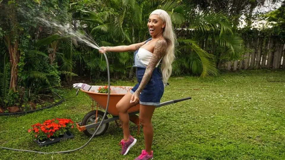 RK Prime - Logan XanderKona Jade - Hardcore Gardening 