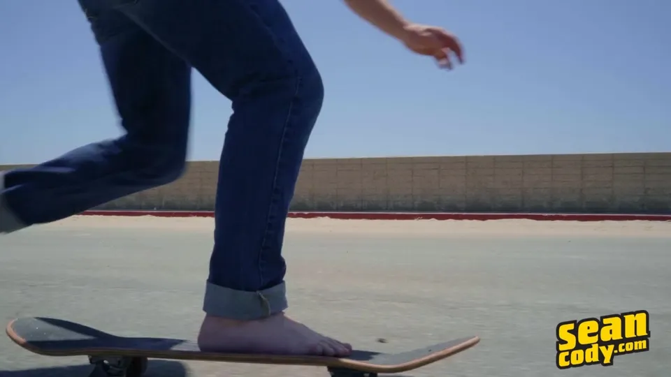Robbie & Lane: Bareback Skater Action