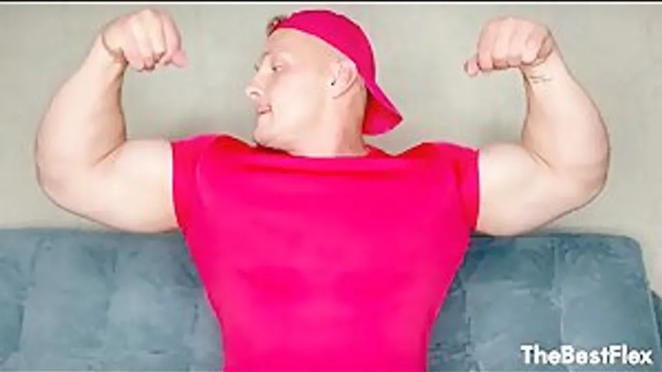 Romeo - Kiss My Pecs