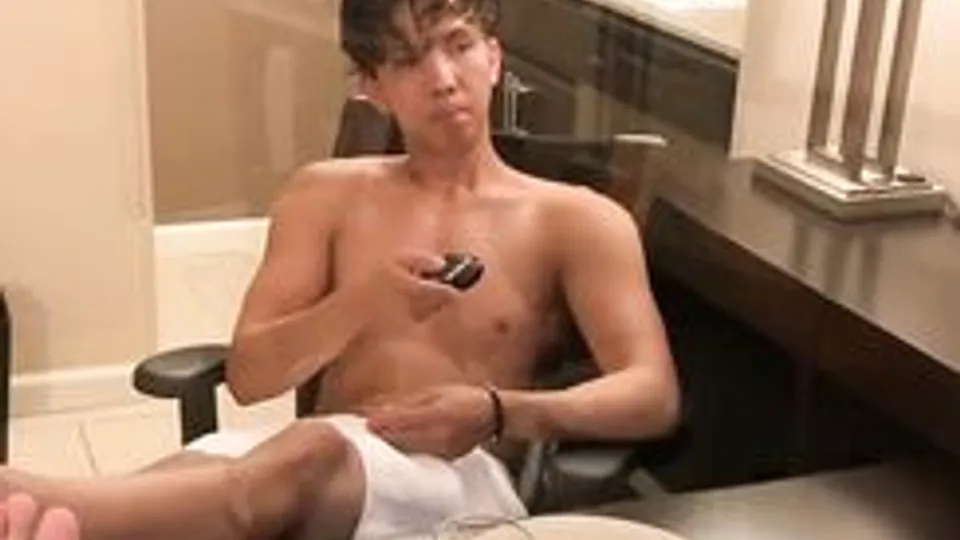Twink Boys Masturbate in Hotel Room