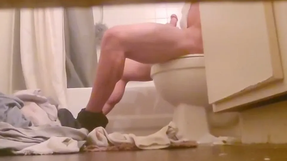 Roommate 105 Bathroom wanker - ThisVid.com
