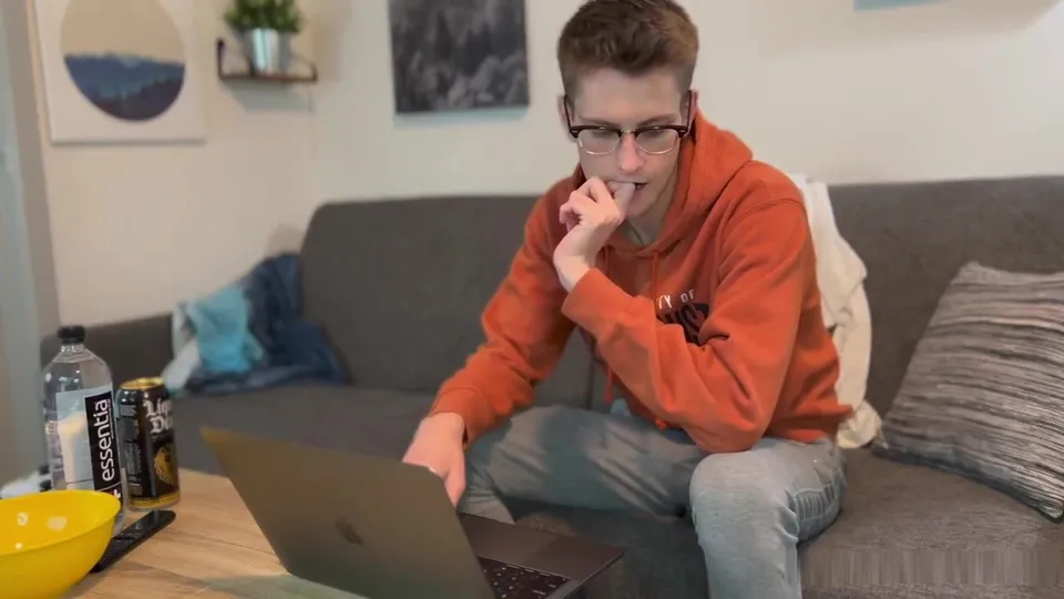 Roommate's horny urges - ThisVid.com