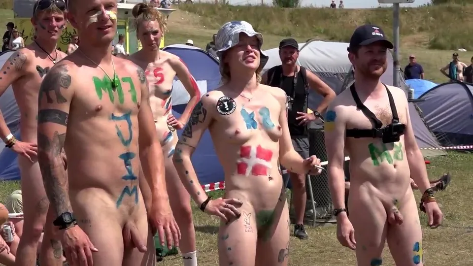 Roskilde 2022 warming up - ThisVid.com