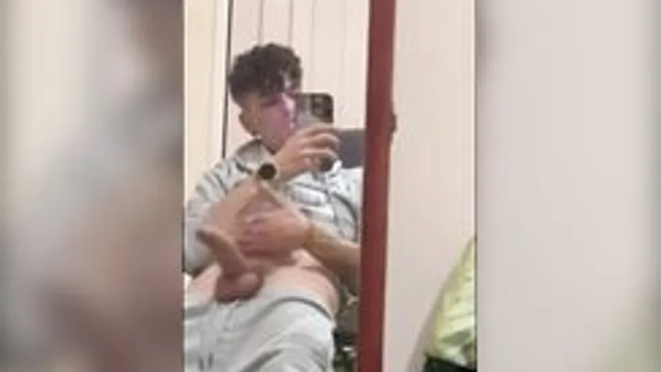 Spanish Twink's Quick Wank