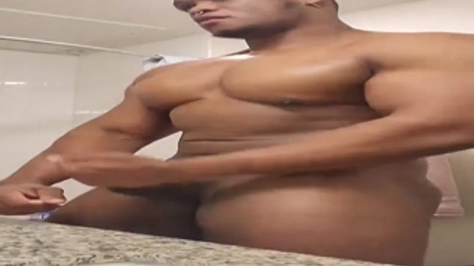 Beefy Solo: Nipple Play & Cumming