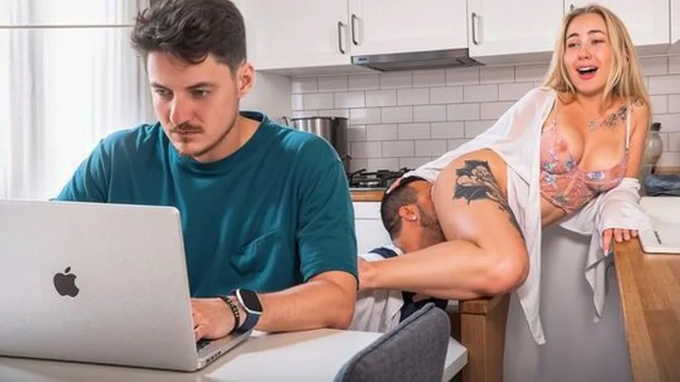 Russian bitch cheated with a plumber behind her boyfriends back