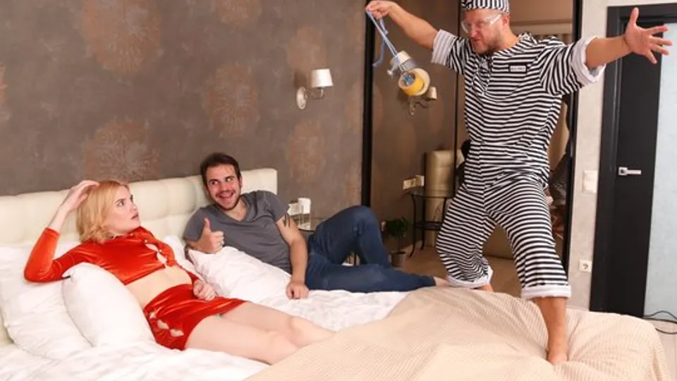 Russian Beauty Takes Double Penetration