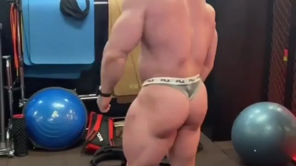 Russian bubble butt - ThisVid.com