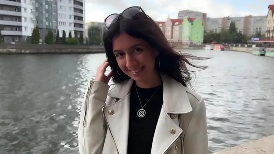 Russian girl had anal sex with the first person she met