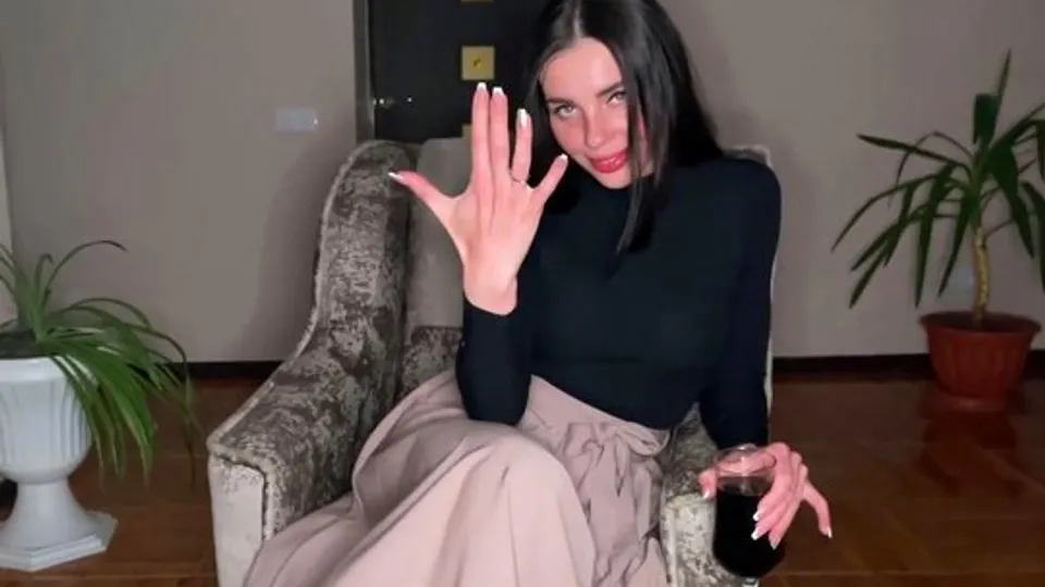 Hungry Kitty's Deepthroat Surprise