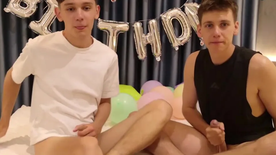 Russian Twinks Play with Feet.