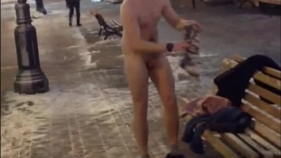 Russians Bros Take Turns Stripping on the Street - ThisVid.com